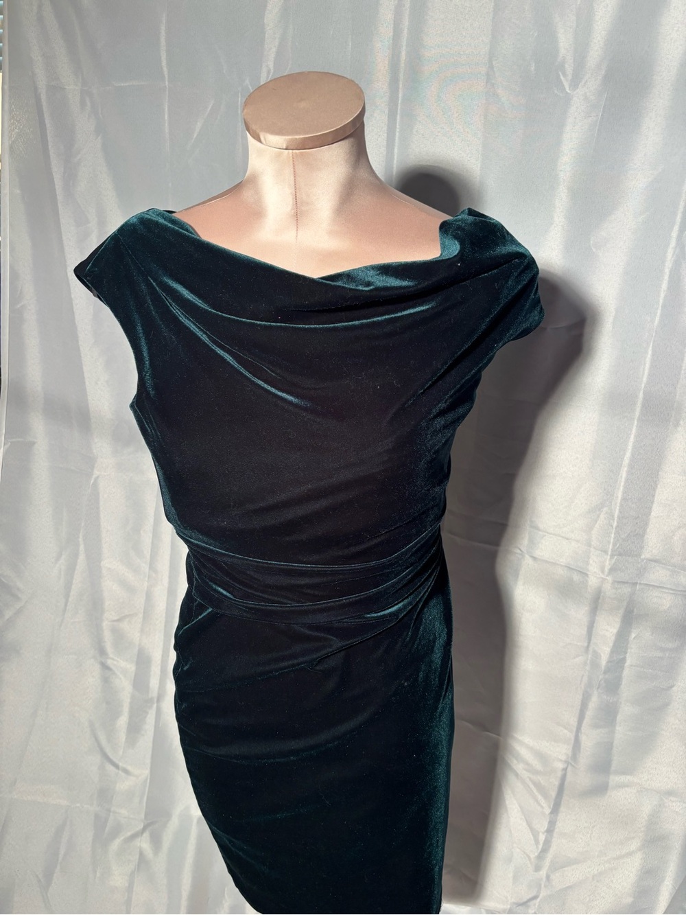 Vince Camuto Velvet Dress in Green